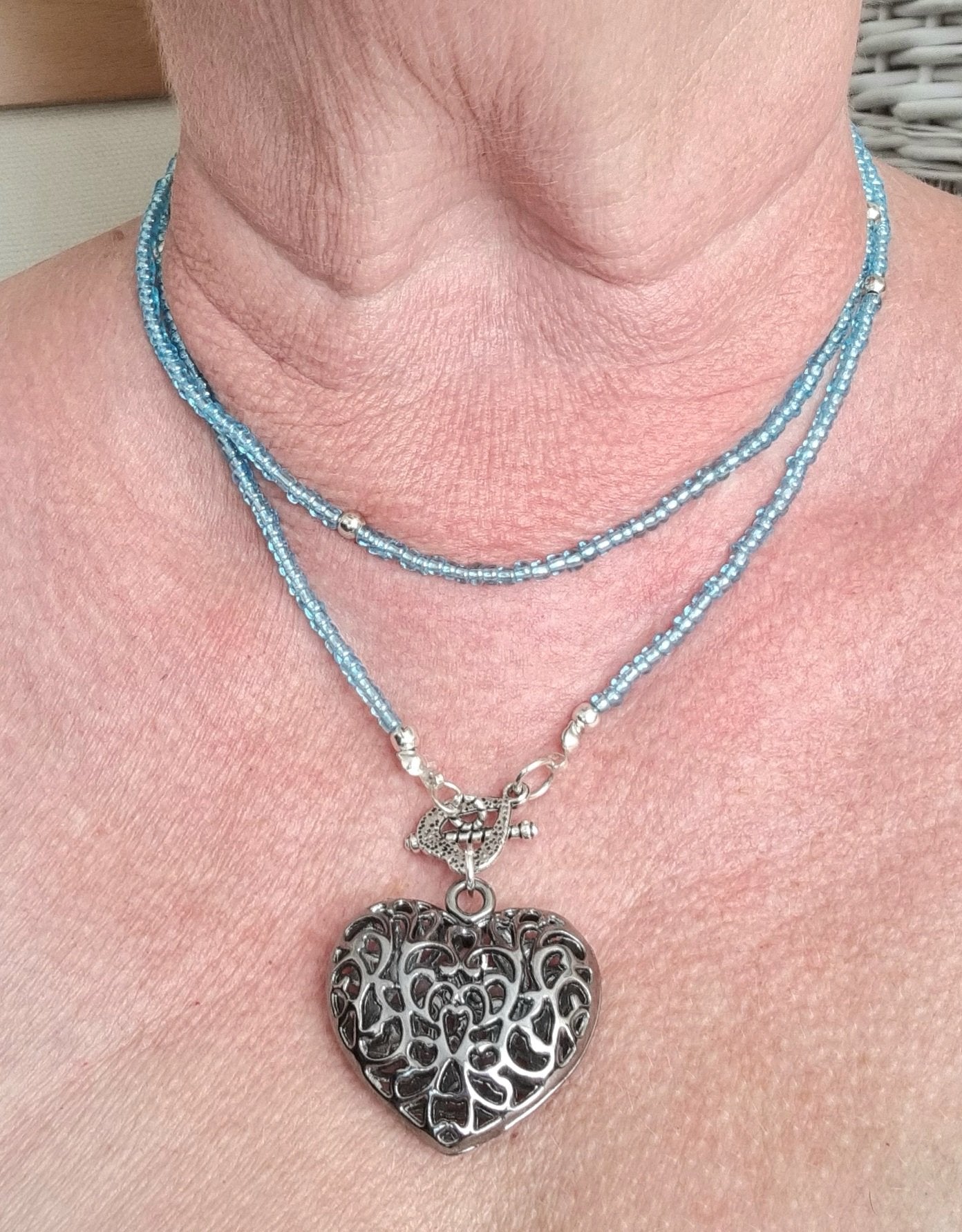 LARIOT STYLE SEED BEAD NECKLACE ( THREE COLOURS )