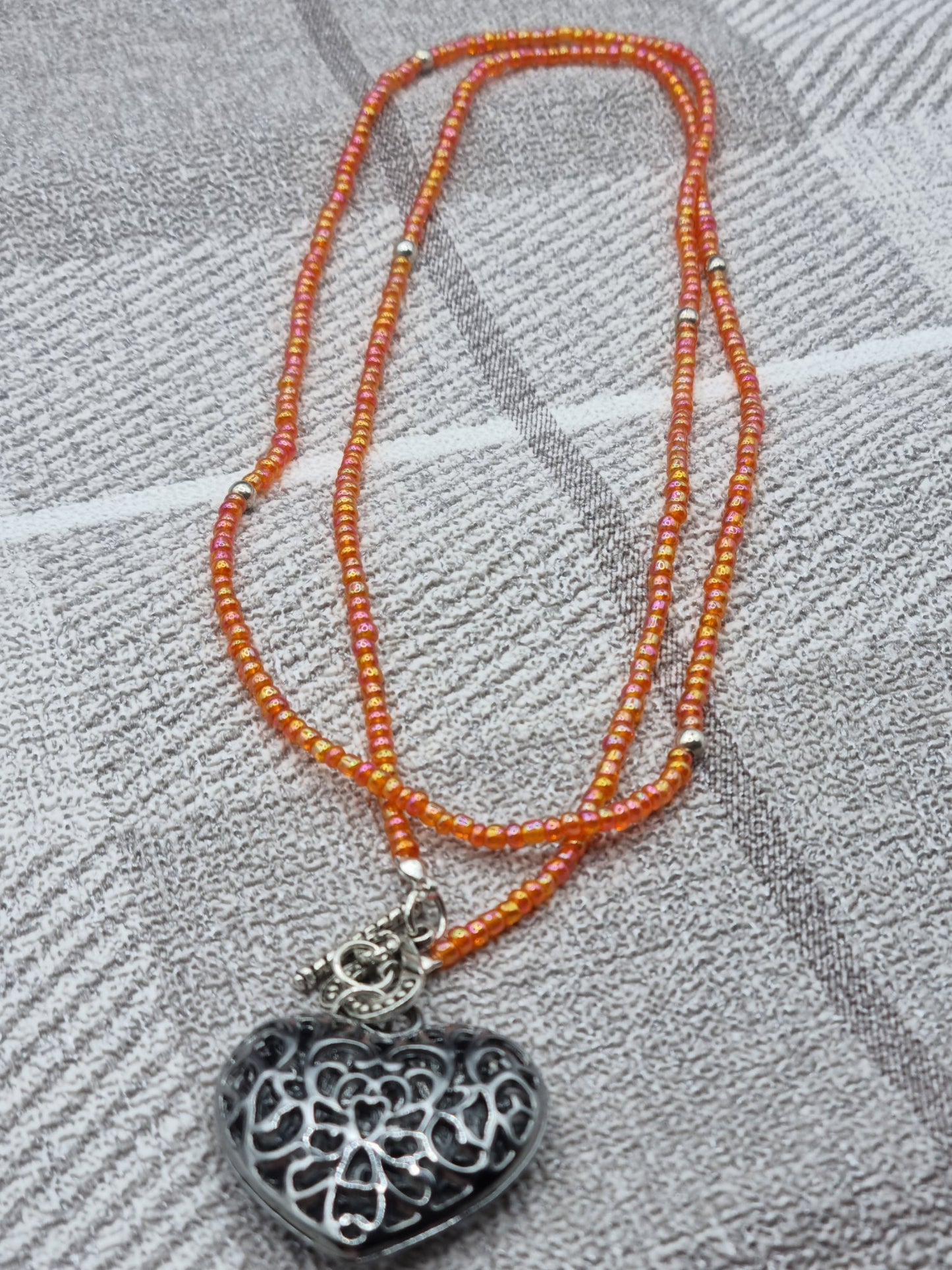 LARIOT STYLE SEED BEAD NECKLACE ( THREE COLOURS )