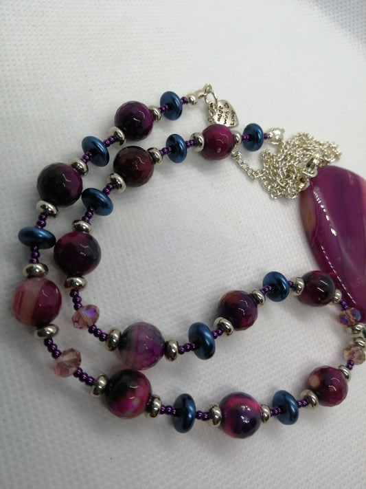 LONG AGATE NECKLACE