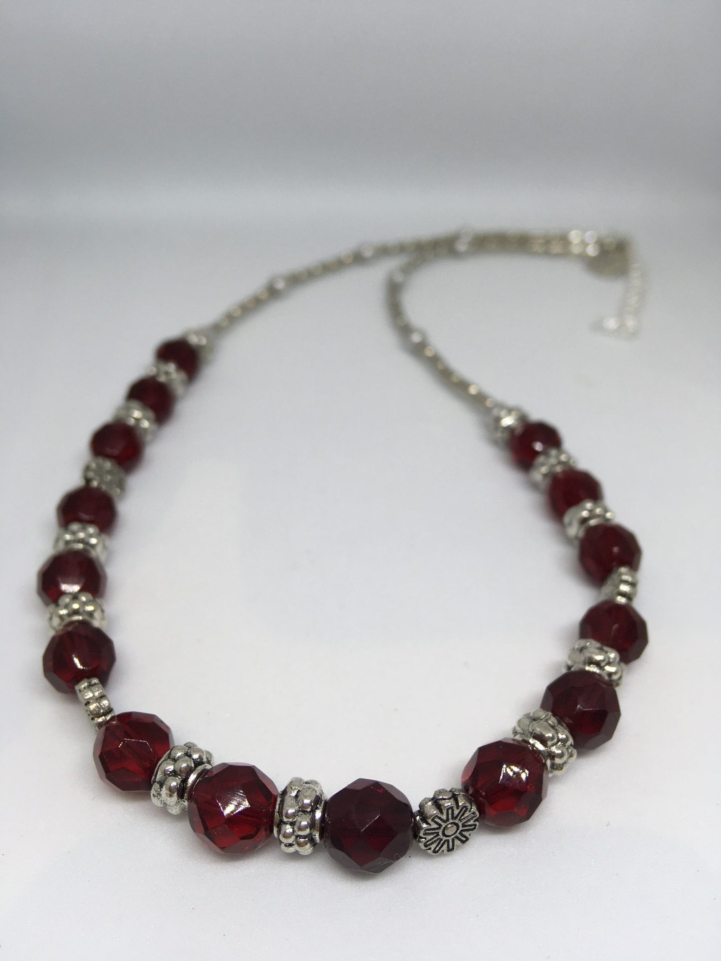 DEEP RED FACETED GLASS NECKLACE