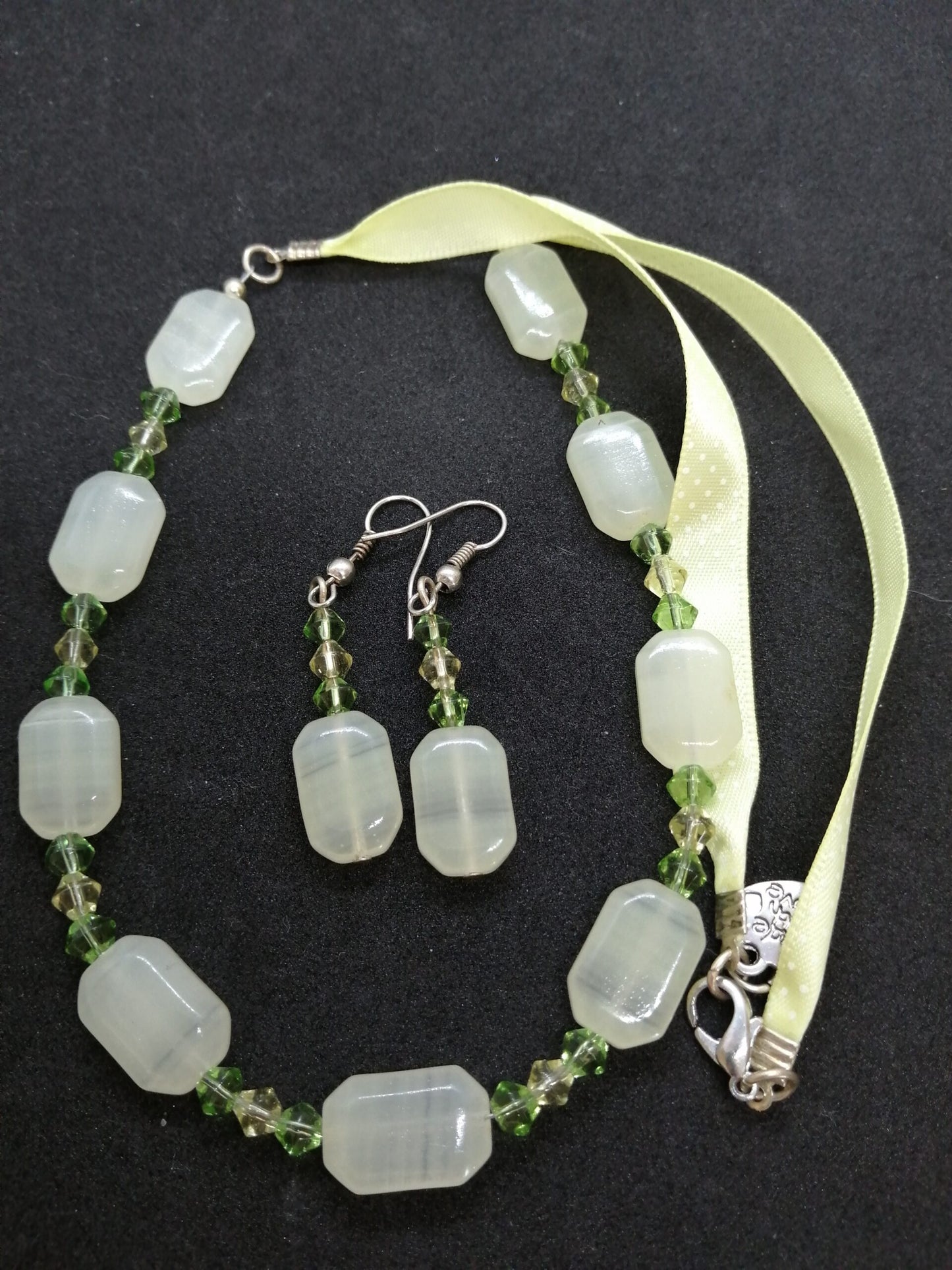 BOWENITE GEMSTONE NECKLACE